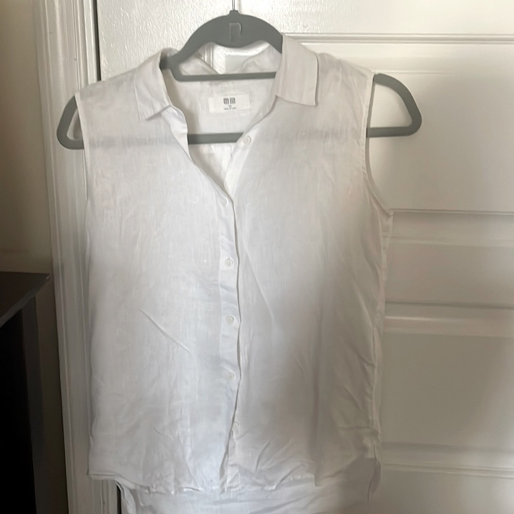 Uniqlo women’s small summer blouse - sleeveless, hardly worn -linen